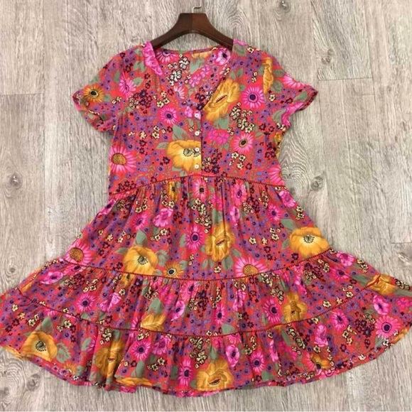 Boho Daisy Floral Print Mini Dress. - Picture 2 of 3